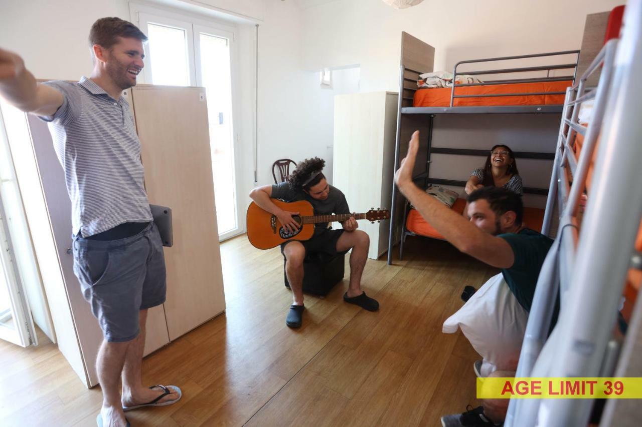 Jammin' Hostel & Bar Rimini Exteriör bild