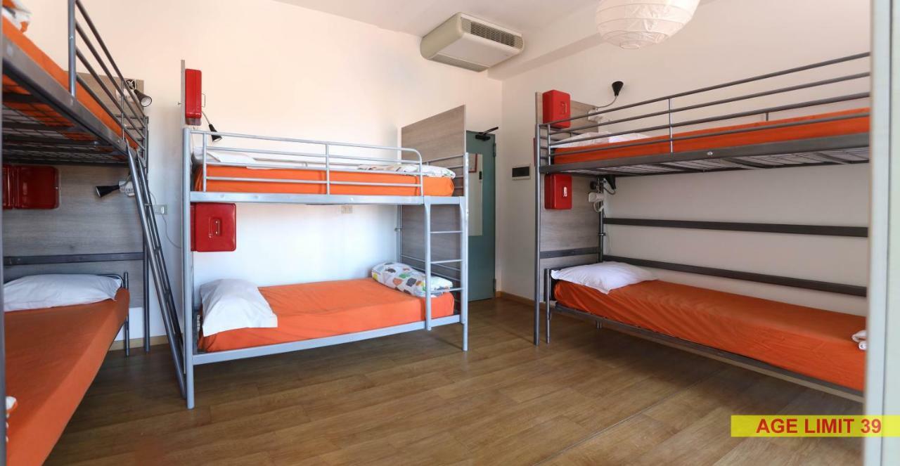 Jammin' Hostel & Bar Rimini Exteriör bild